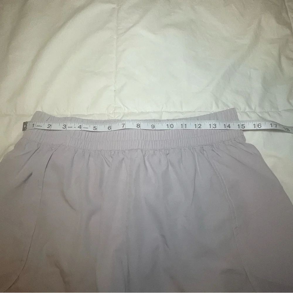 Women's Gaiam Yoga Gray Shorts - Picture 4 of 7